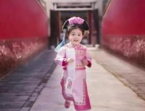她是富察皇后唯一的孩子，丈夫犯了死罪乾隆却赦免了
