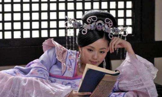 章要儿跟陈霸先得关系怎么样？后来凭借才华帮助陈朝