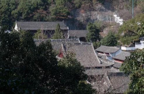 广西出土明代古墓,竟发现一块瑞士手表 广西出土明代古墓,竟发现一块瑞士手表