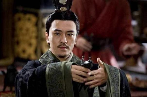 是什么让"不问苍生问鬼神”的贾谊痛哭流泪? 是什么让"不问苍生问鬼神”的贾谊痛哭流泪?