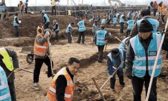 明朝古庙挖出500年前的酒，工人想喝被禁止