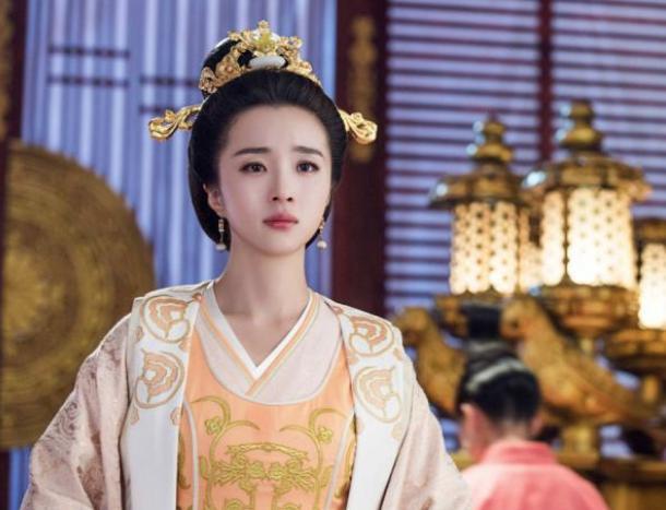 独孤信被逼喝毒酒死后，他的三个女儿还会当上皇后？