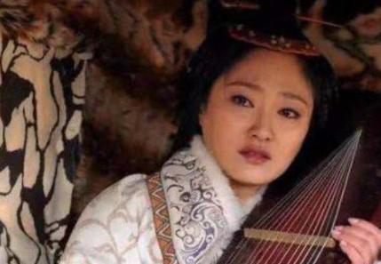 曹操与蔡文姬的爱情故事到底是什么样的 最好的年华遇到那一个你 曹操与蔡文姬的爱情故事到底是什么样的 最好的年华遇到那一个你