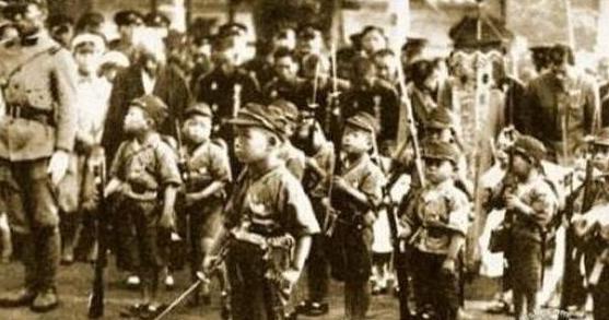 日本军国主义:军队实行“武士道精神”、对外扩张侵略的一种反动思潮 日本军国主义:军队实行“武士道精神”、对外扩张侵略的一种反动思潮