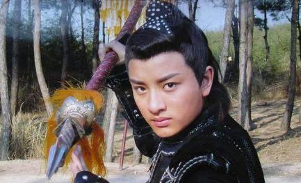 李密拥兵三十万为何不去长安 而是去和王世充死磕到底呢