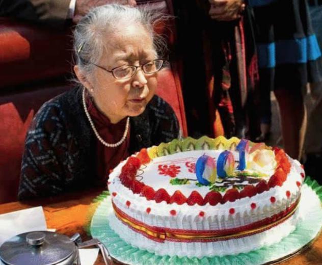 民国闺秀:张充和的生平简介 民国闺秀:张充和的生平简介