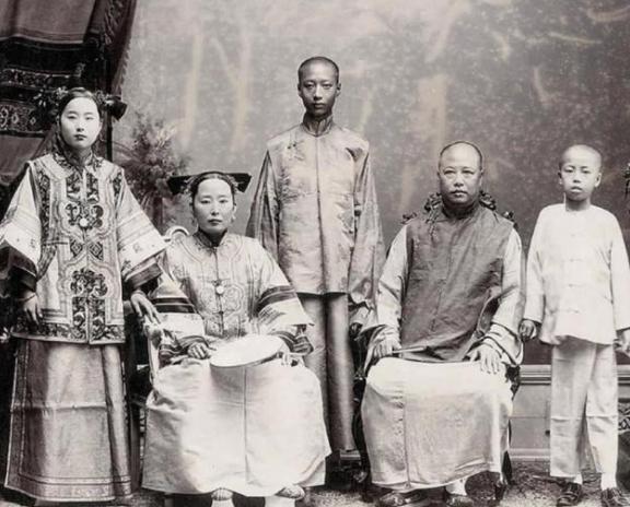 揭秘：清朝满族家庭中女子的地位高吗？