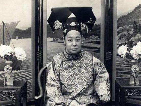瑾妃不得慈禧喜爱,为什么后来在溥仪面前很有威风? 瑾妃不得慈禧喜爱,为什么后来在溥仪面前很有威风?
