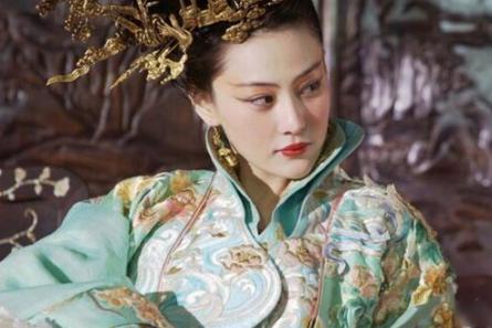 明朝万贵妃的所作所为朱见深知道吗？为什么朱见深还是对她宠爱有加？