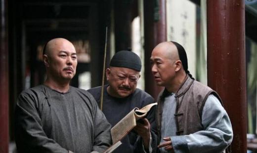 乾隆在位时为什么不动和珅？嘉庆动了之后追悔莫及！