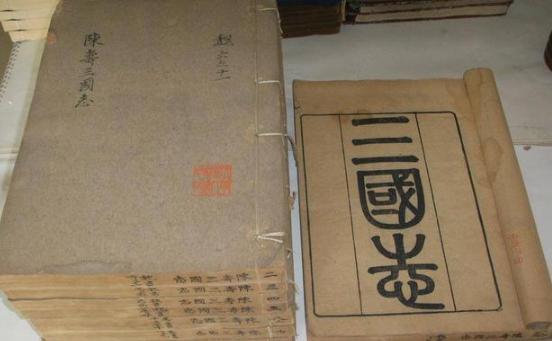 哥哥被废弟弟意外即位，后人只顾嘲笑，可曾想过背后的因素？