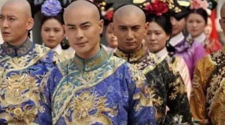 康熙死前让雍正一定要杀了此人，不然必生二心，可雍正却始终善待他