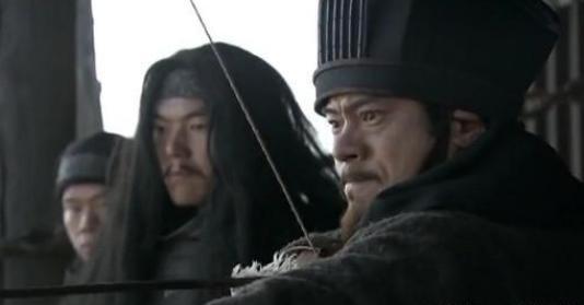陈宫被赐死后，曹操为什么又要将他的妻儿带回许都？