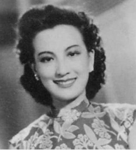 她是民国时期曾风靡歌坛的绝代佳人，生下孩子却没人要