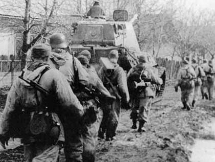 柏林会战期间除了守军外 德国其他的部队在做什么