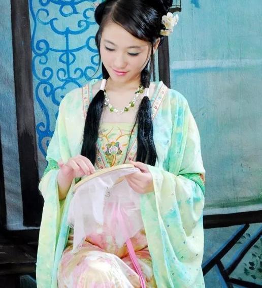 为何古人总说“男怕三摇头,女怕大步走”? 为何古人总说“男怕三摇头,女怕大步走”?