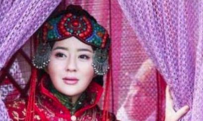 她改嫁皇太极，还让前夫的儿子娶自己女儿