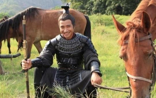 <a href=https://www.lishiji.cn/lishi/433/ target=_blank class=infotextkey>皇帝</a>请<a href=https://www.lishiji.cn/lishi/8091/ target=_blank class=infotextkey>大臣</a><a href=https://www.lishiji.cn/lishi/8084/ target=_blank class=infotextkey>吃饭</a>，吃完后派人杀了他