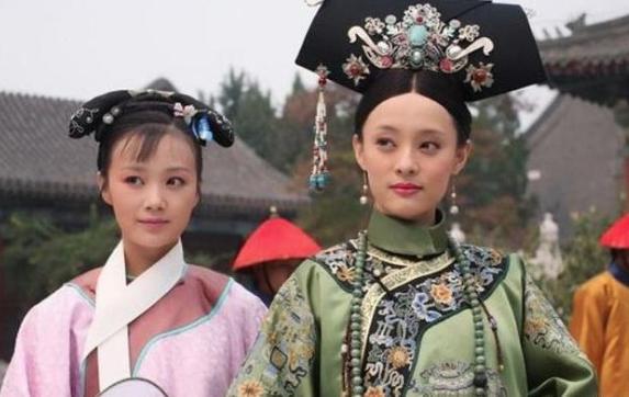 揭秘:清朝后宫嫔妃为什么需要宫女搀扶着走路?