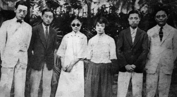 她独自抚养三个子女,晚年远走故国 她独自抚养三个子女,晚年远走故国