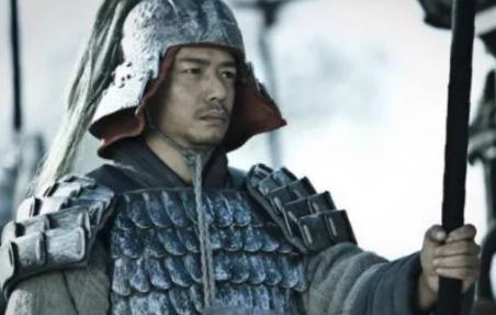 韩信手握重剑，他为什么不杀那个羞辱他的少年？