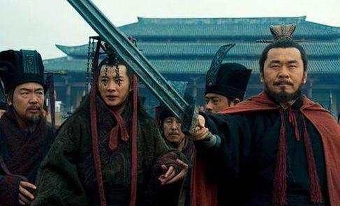 曹丕当上皇帝之后，他为什么不杀了汉献帝？