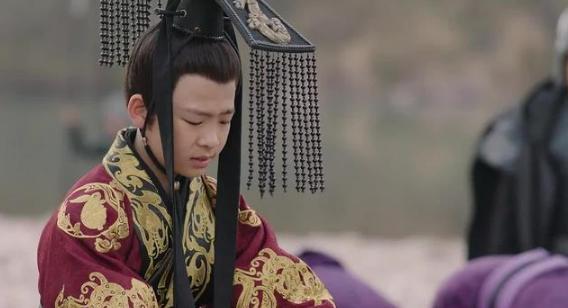 哥哥被废弟弟意外即位，后人只顾嘲笑，可曾想过背后的因素？