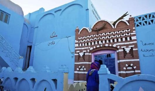 努比亚人有着怎样的生活习惯？为什么他们要将房子涂成蓝色