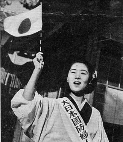 日本妇女井上千代子的<a href=https://www.lishiji.cn/lishi/10536/ target=_blank class=infotextkey>自杀</a> 直接导致了“平顶山惨案”