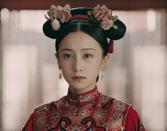 郑阿春本是寡妇再嫁成夫人，死后被追封太后