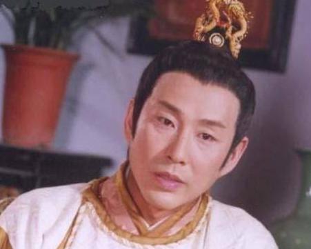 历史上的赵德芳跟包拯一点关系都没有，二十三岁去世