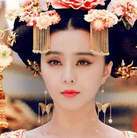 从武媚娘到武则天 ,她胸怀天下每一步都走得不容易! 从武媚娘到武则天 ,她胸怀天下每一步都走得不容易!