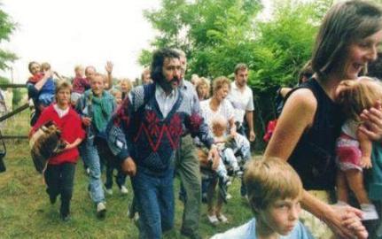 沙布洛夫斯基的一句话 竟然能让柏林墙倒塌? 沙布洛夫斯基的一句话 竟然能让柏林墙倒塌?