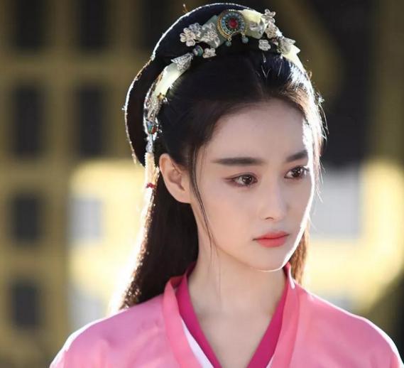 为何古人总说“男怕三摇头,女怕大步走”？