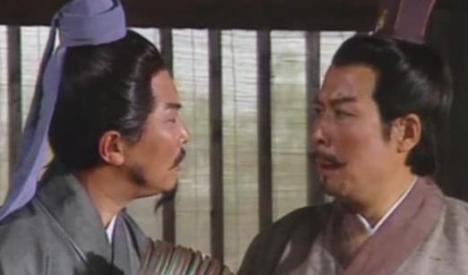 诸葛亮只躲了刘备2次，他却躲了刘备13年最后投奔了曹操！