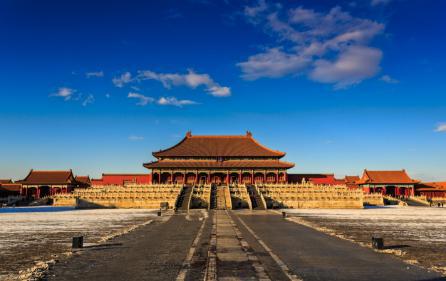 古代故宫里面为什么没有种树 难道皇帝不给种树吗 古代故宫里面为什么没有种树 难道皇帝不给种树吗