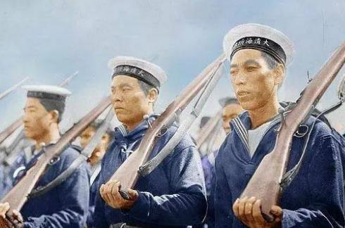 晚清的新军是什么样的？从其军装式样之新颖漂亮即可见一斑