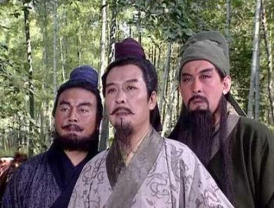 陶谦3让徐州刘备为什么不接受？不是自己的东西终究不是自己的！