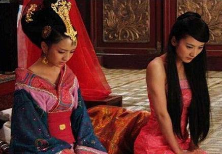 古代妃子如果出轨了皇帝会怎么做 他是怎么做的 古代妃子如果出轨了皇帝会怎么做 他是怎么做的