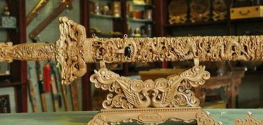 乾隆的九龙宝剑面世后，经历了哪些主人，他们的结局是怎么的呢？