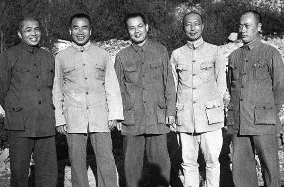 <a href=https://www.lishiji.cn/lishi/4881/ target=_blank class=infotextkey>童陆生</a>的军衔是什么？是我军少将，其实按资历他比元帅都高