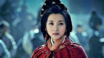 吕布的部下为什么都会背叛他?曹操一语道破玄机