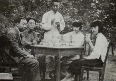 她为丈夫放弃学业却遭到埋怨,最后成为女强人 她为丈夫放弃学业却遭到埋怨,最后成为女强人
