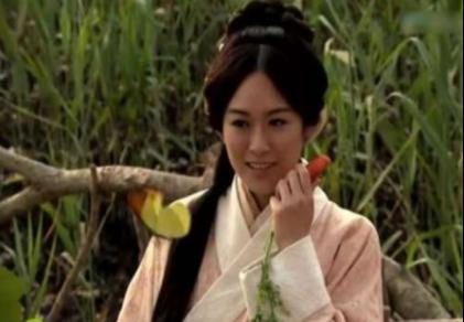 诸葛亮鹅毛扇上的两个字到底有什么玄机 为什么他从来不离手呢