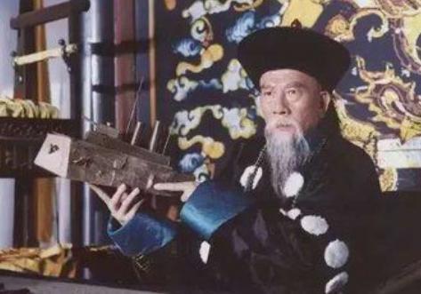 李鸿章手握重兵深受器重,他为什么不是军机大臣? 李鸿章手握重兵深受器重,他为什么不是军机大臣?