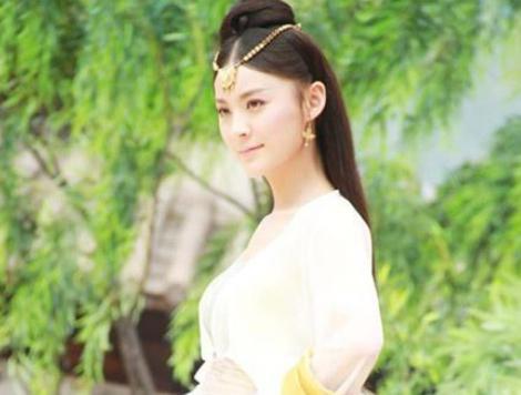高纬为什么要抱着冯小怜上朝堂？原因是什么