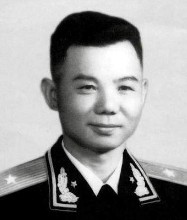 这个人名气不大，救过两元帅一大将