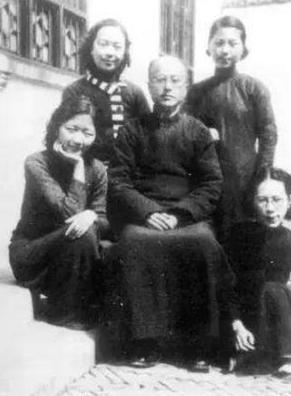 张氏四姐妹戏剧人生精彩丰富，她们的丈夫个个都是大人物