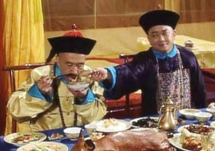 历史上刘墉和和珅的关系如何 是否真的对他恨之入骨呢 历史上刘墉和和珅的关系如何 是否真的对他恨之入骨呢