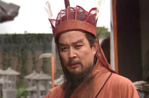 曹操发迹的两大要素是？除了宗族鼎力支持还有什么？